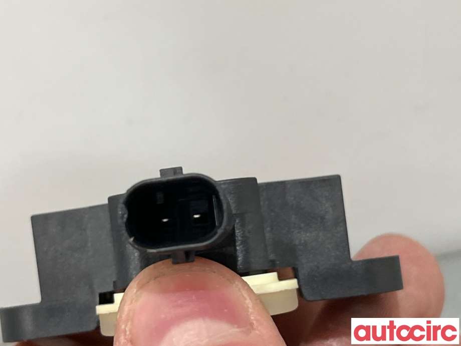 Airbag sensor venstre til Mercedes B-Klasse 2011-2018 (W246) (W246) (MERCEDES|A1668210351|56054084AA)