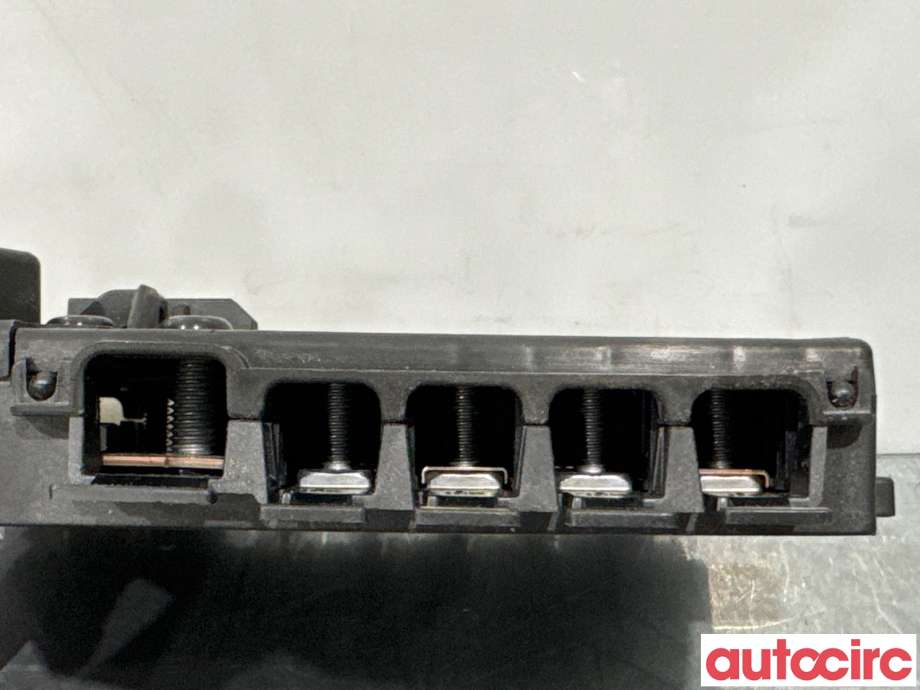 Sikringsboks til Mercedes E-Klasse 2016-2023 (W213) (W213) (MERCEDES|A2135406200|)
