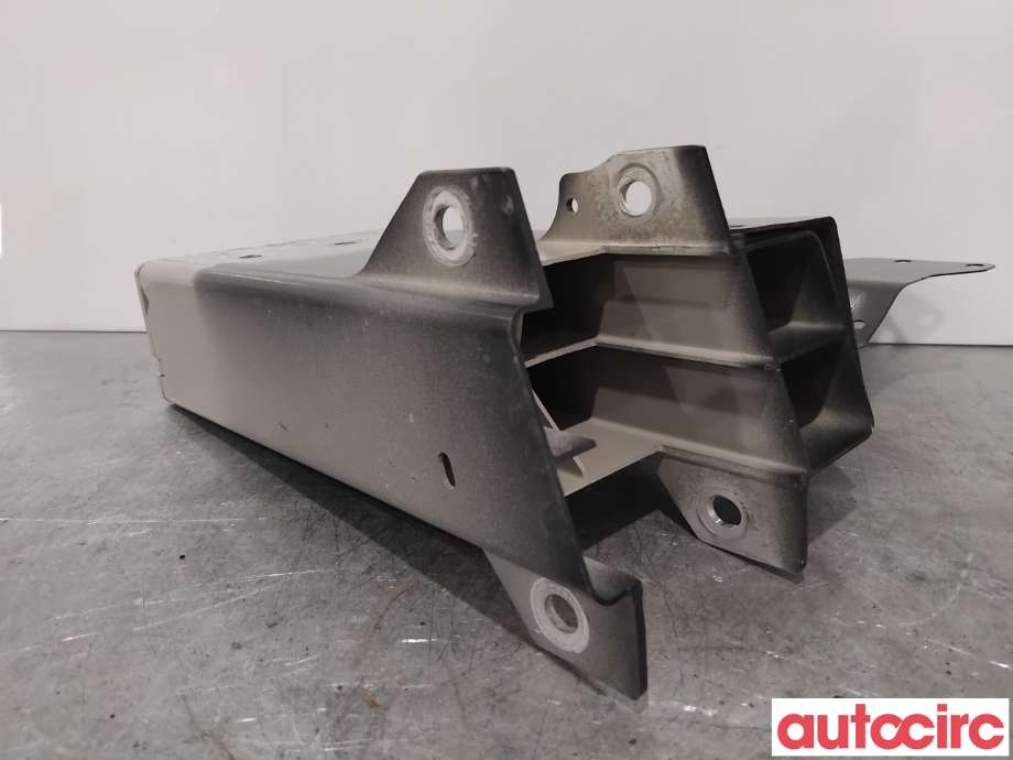 Diverse deler til Volvo XC90 2015-2025 (Type II)  (VOLVO|31448670||31448668)