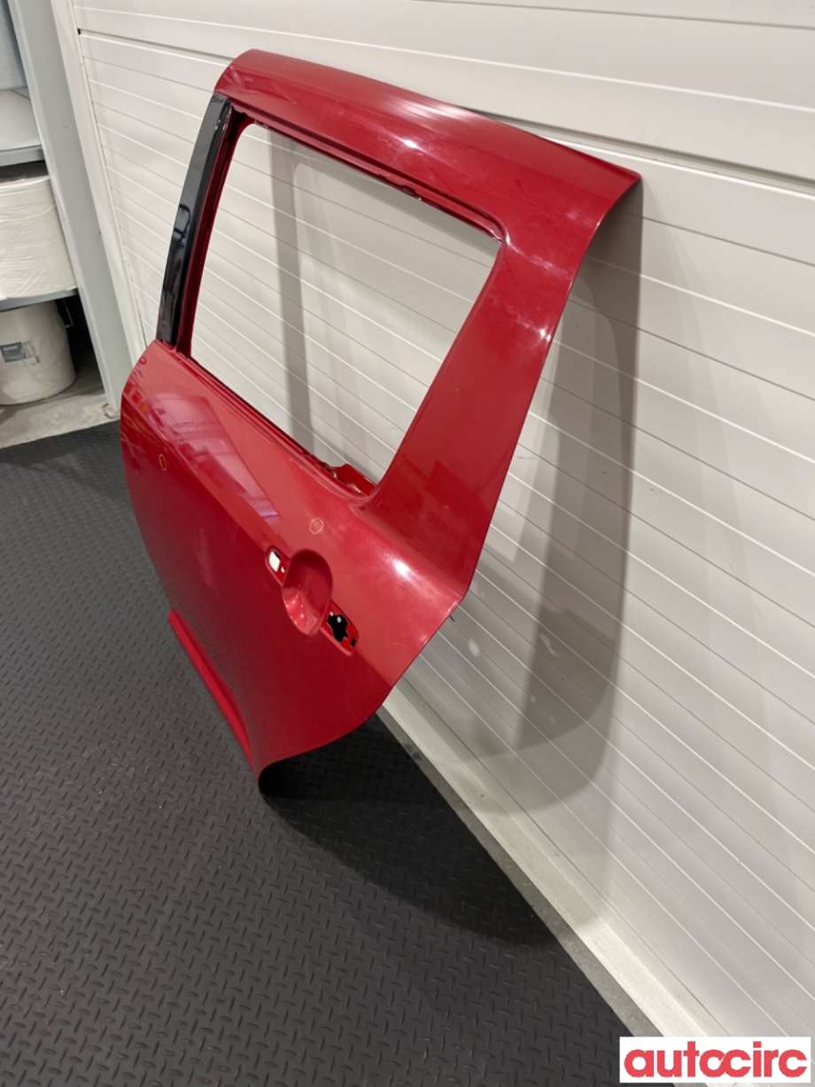 Dør venstre bak til Suzuki Swift 2005-2010  (SUZUKI|68004-63J00|)