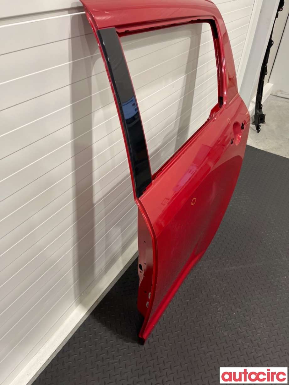 Dør venstre bak til Suzuki Swift 2005-2010  (SUZUKI|68004-63J00|)