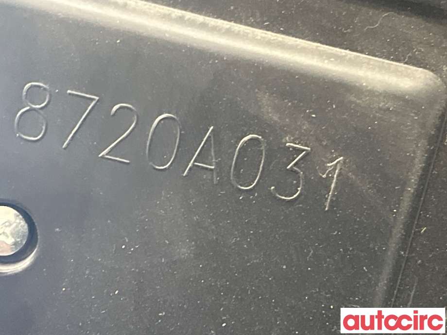 Bilstereo høyttaler til Mitsubishi Pajero 2016-2019 (Type IV, Fase 2)  (MITSUBISHI|8720A031)