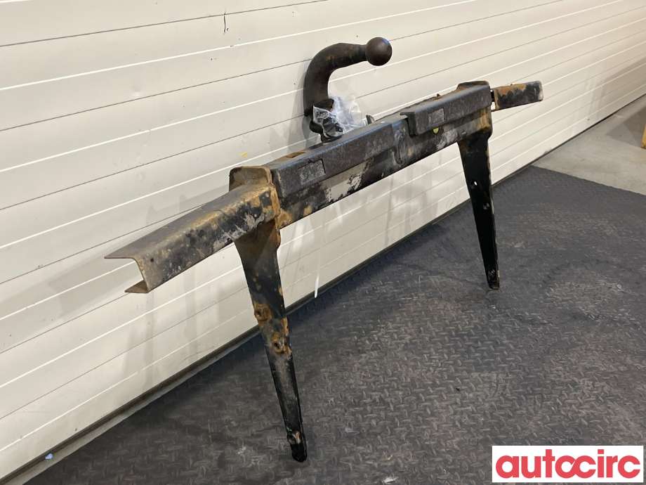 Hengerfeste til VW Transporter / Caravelle 2015-2019 (T6) (T6) (VOLKSWAGEN|7H0092101B|321646|7H0803881H)