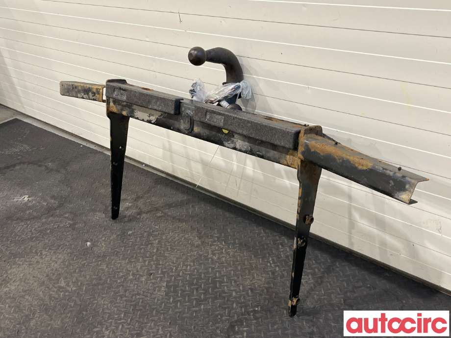 Hengerfeste til VW Transporter / Caravelle 2015-2019 (T6) (T6) (VOLKSWAGEN|7H0092101B|321646|7H0803881H)