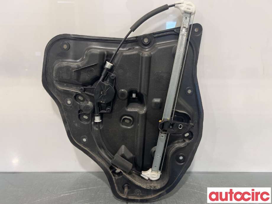 Ruteheis til Mazda CX-3 2015-2022  (MAZDA|D09L-72-97XB||D09L7397X)