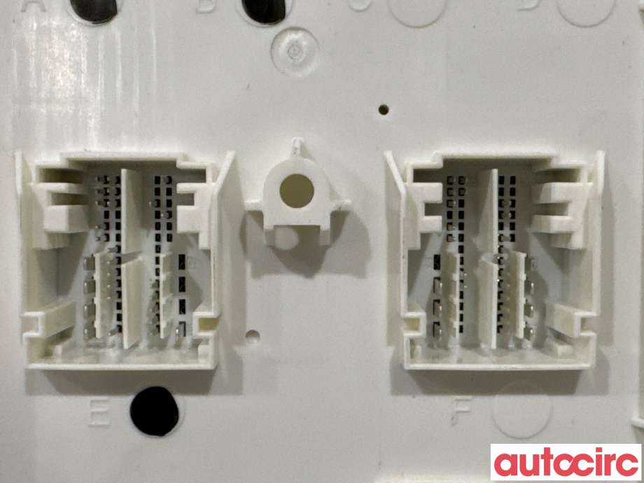 Styreenhet comfort (BCM) til Jeep Wrangler 2007-->> (Type III)  (JEEP|68496168AE||68496168AF)