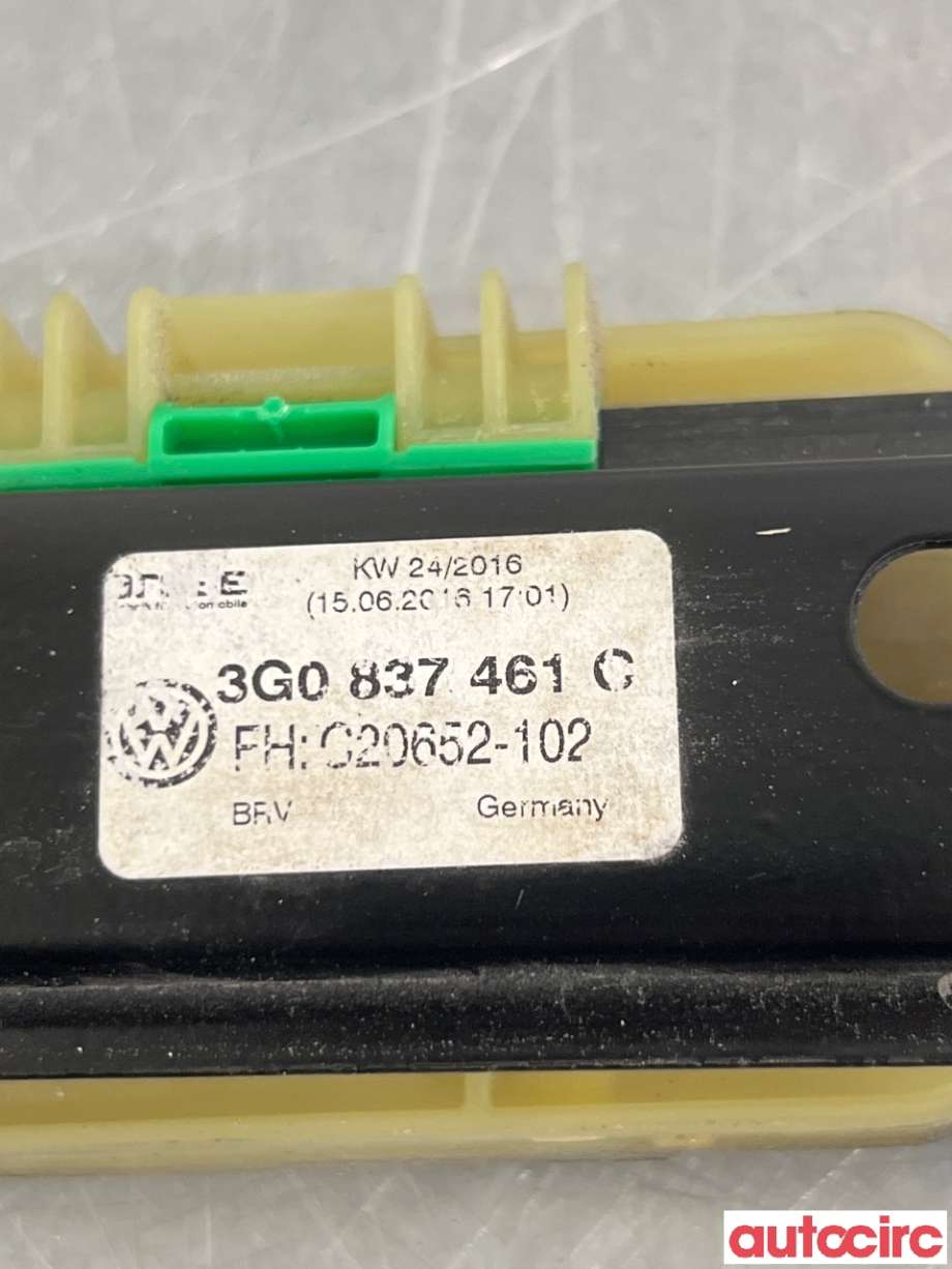 Ruteheis til VW Passat 2015-2019 (Fase 1) (B8) (B8) (VOLKSWAGEN|3G0837461C|)