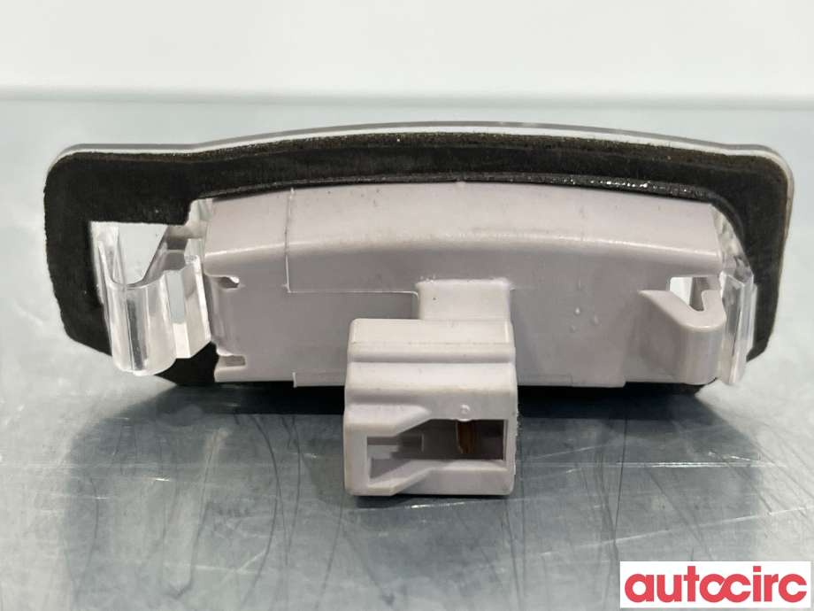 Skiltlys til Mitsubishi Outlander 2012-2015 (Type III, Fase 1)  (MITSUBISHI|8341A009)