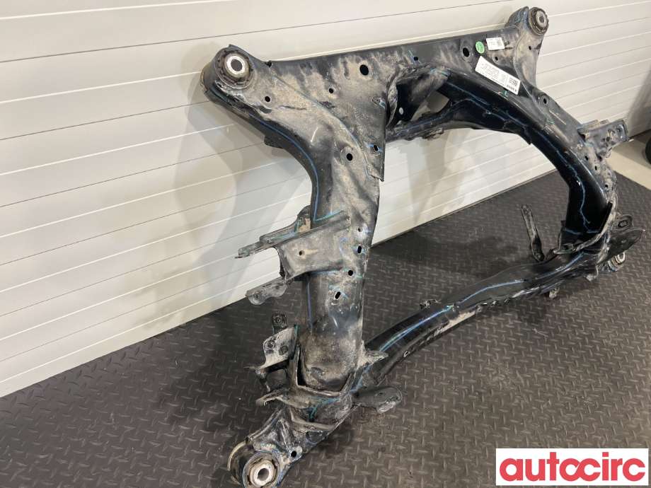 Travers bak til Tesla Model Y 2021-2024 (Type I)  (TESLA|1044580-01-D)