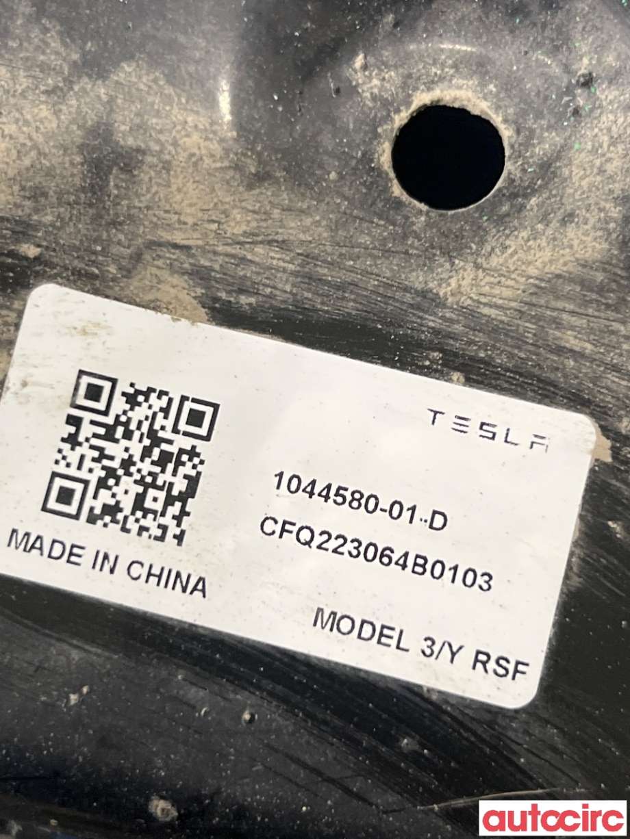 Travers bak til Tesla Model Y 2021-2024 (Type I)  (TESLA|1044580-01-D)