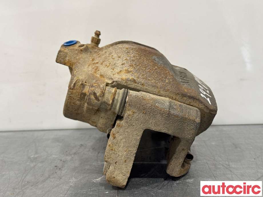Bremsecaliper høyre foran til Toyota Hiace 2007-2012 (Fase 3)  (TOYOTA|4773026132|)