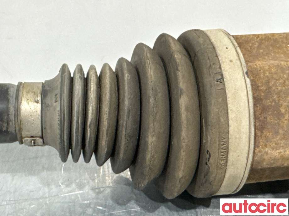 Drivaksel høyre foran til Audi A4 2007-2014 (Type IV) (B8) (B8) (AUDI|8K0407451DX||8K0407271AJ)