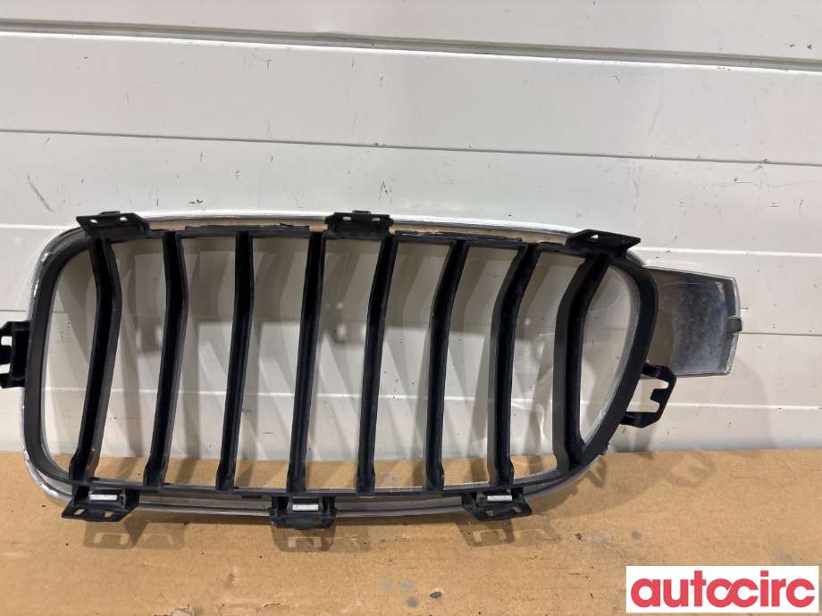 Grill høyre til BMW 3-Serie 2012-2018 (F30/F31/F34) (F30/F31/F34) (BMW|51137255412|)