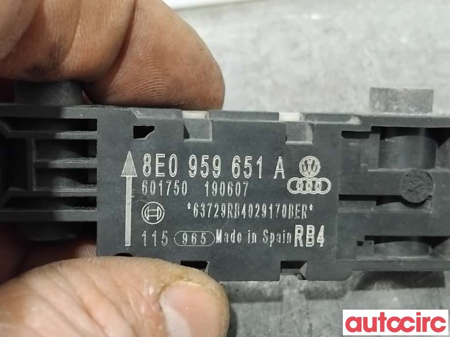 Airbag sensor venstre til Audi A8 2003-2010 (Type II) (AUDI|8E0959651A|)