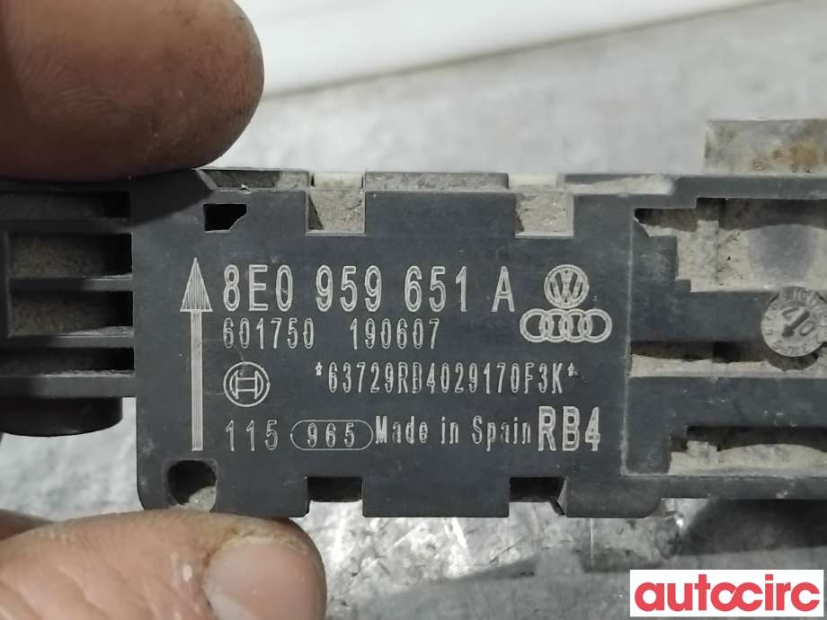 Airbag sensor høyre til Audi A8 2003-2010 (Type II) (AUDI|8E0959651A|)