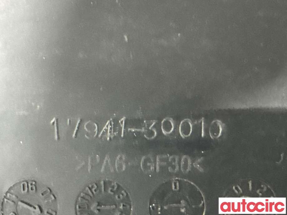 Diverse deler til Toyota Hiace 2007-2012 (Fase 3) (TOYOTA|1794130010||17941-30010)