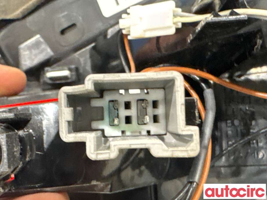 Baklykt venstre indre til Ford Mondeo 2011-2014 (Type IV, Fase 2) (FORD|1764010||BS71-13A603-BE)