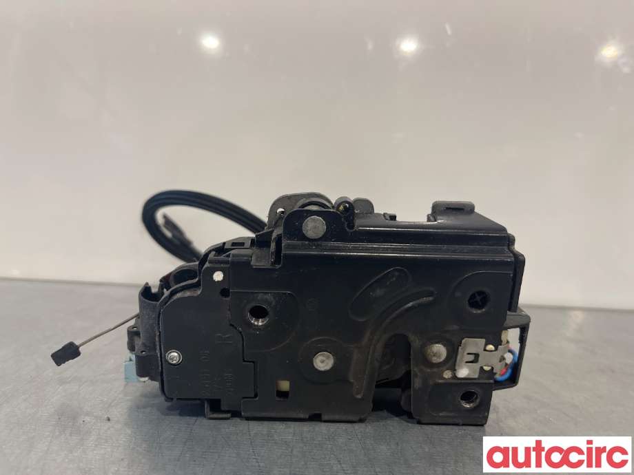 Låsekasse høyre foran til VW Caddy 2010-2015 (Type III, Fase 2)  (VOLKSWAGEN|3D1837016AC||3D1837016AQ)
