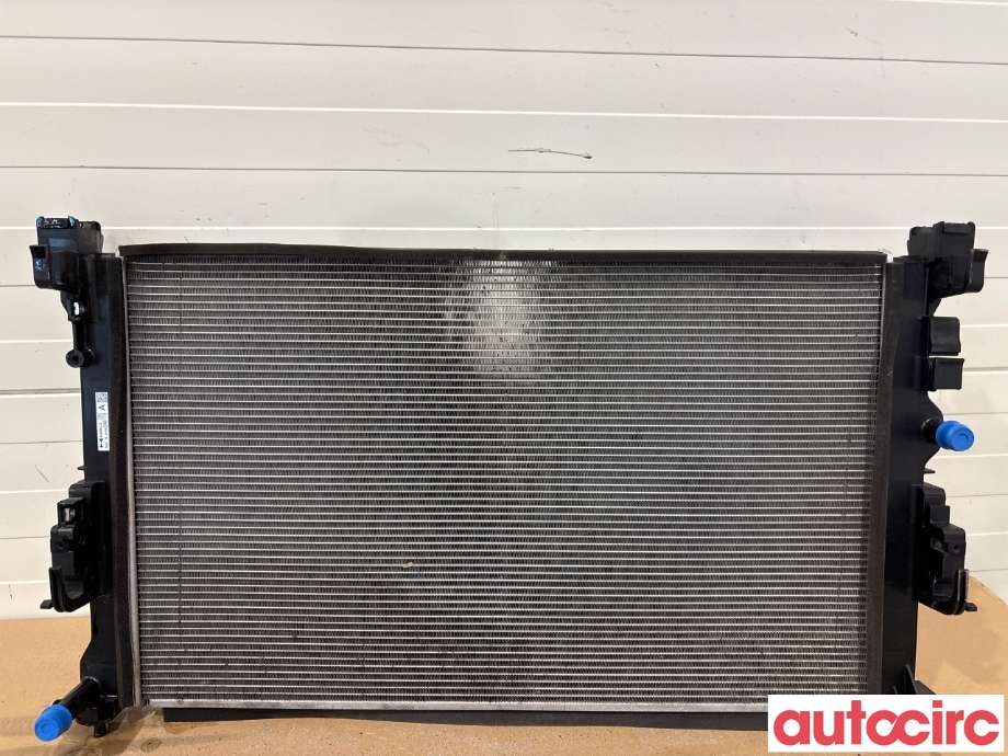 Radiator (automat gir) til Nissan Ariya 2022-->> (NISSAN|214105MP0B|)