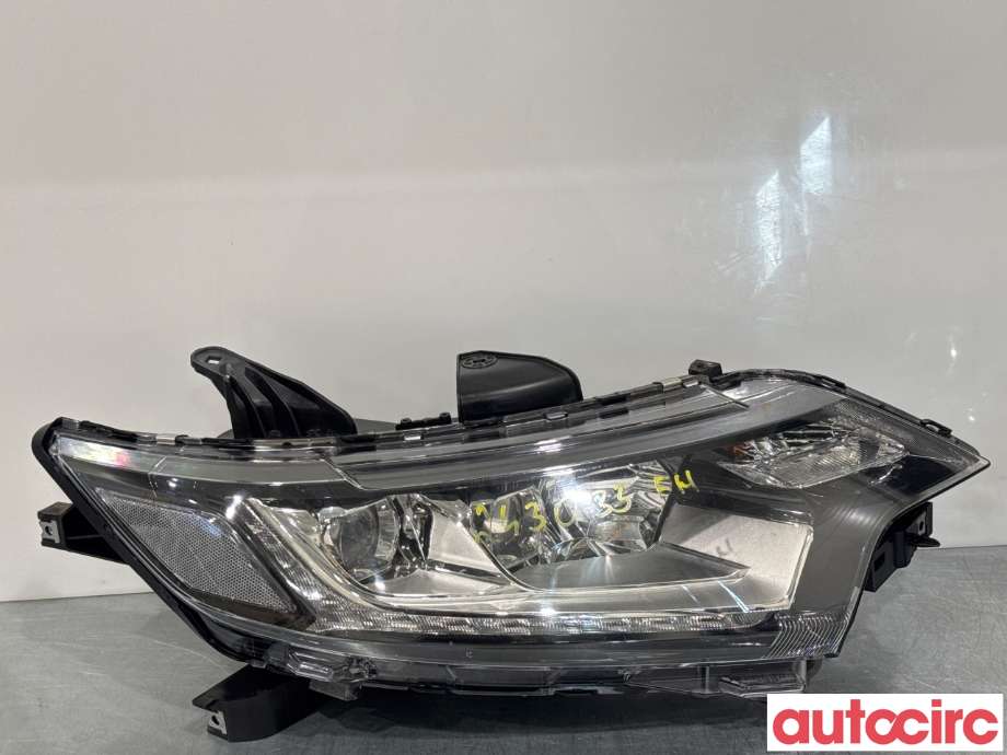 Frontlykt høyre halogen til Mitsubishi Outlander 2015-->> (Type III, Fase 2) (MITSUBISHI|8301C864|)