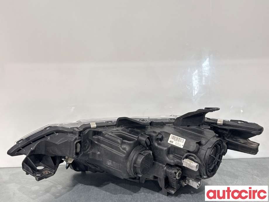 Frontlykt høyre halogen til Mitsubishi Outlander 2015-->> (Type III, Fase 2) (MITSUBISHI|8301C864|)
