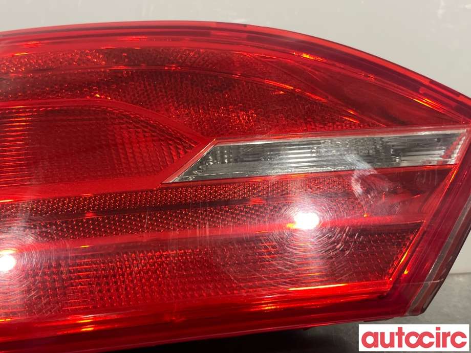 Baklykt venstre indre til VW Jetta 2011-->>  (VOLKSWAGEN|5C6945093A|)