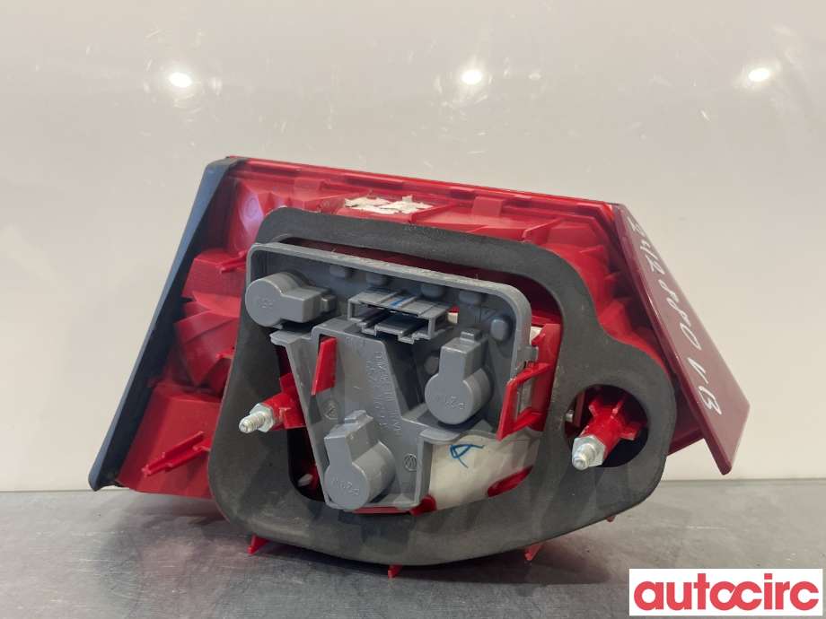 Baklykt venstre indre til VW Jetta 2011-->>  (VOLKSWAGEN|5C6945093A|)