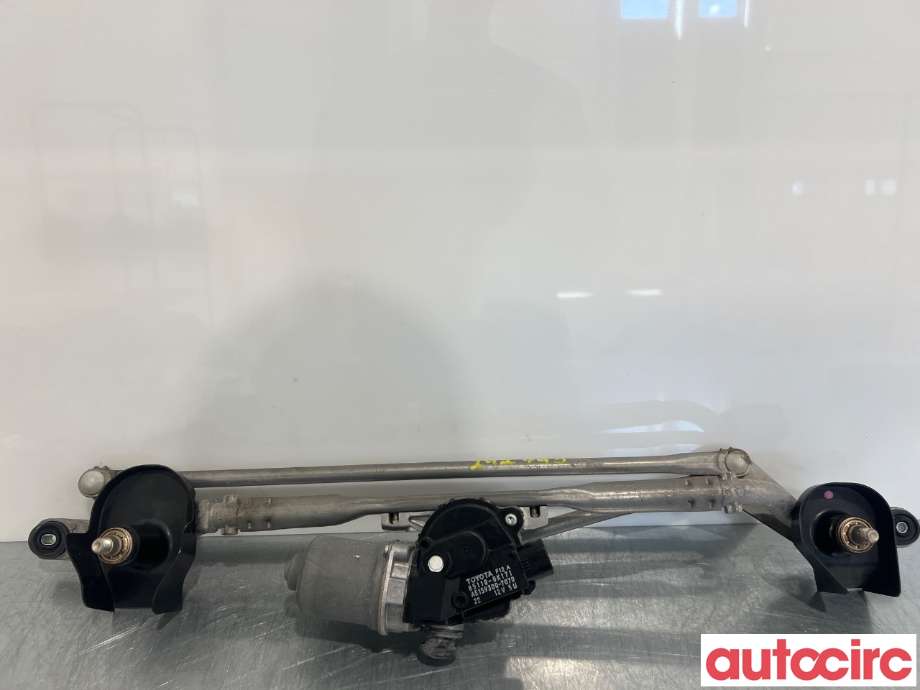 Viskermotor frontrute til Toyota Hilux, 2016-2020  (TOYOTA|851100K171)