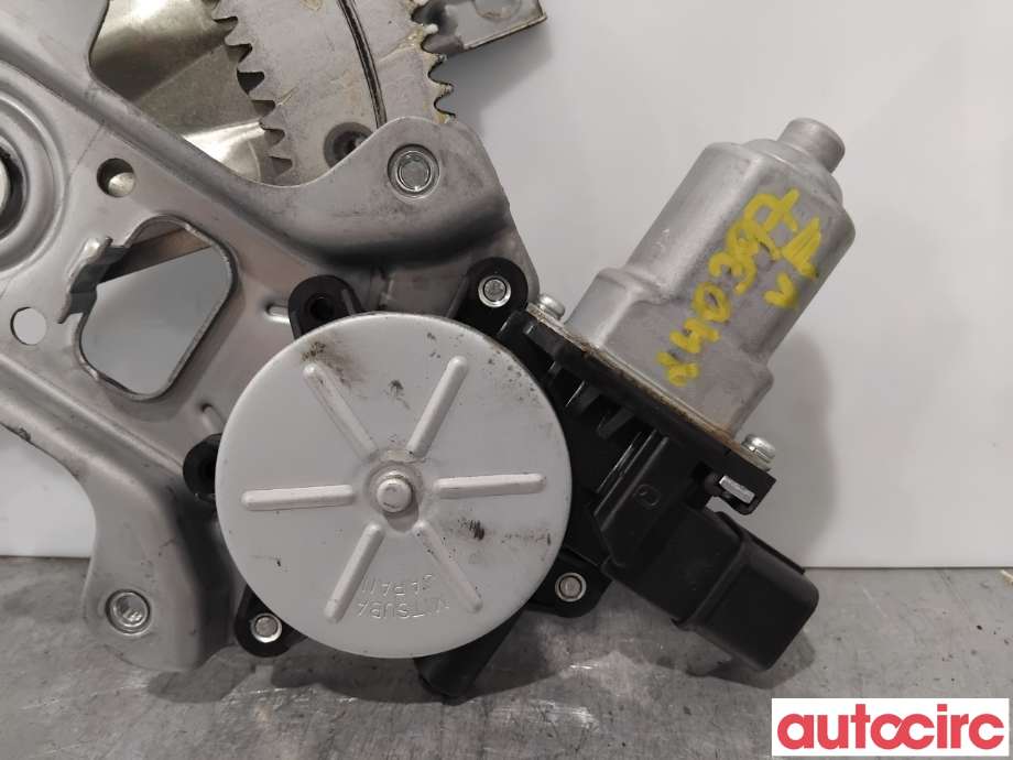 Ruteheis venstre foran til Mitsubishi Outlander 2010-2012 (Type II, Fase 2)  (MITSUBISHI|5713A085|)