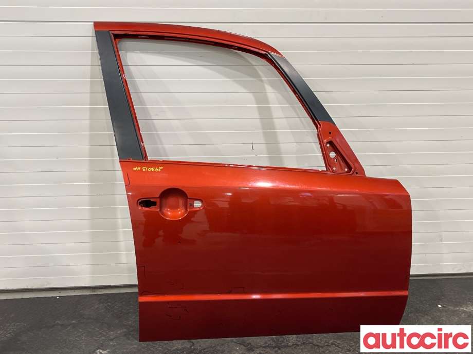 Dør høyre foran til Suzuki SX4 2006-2009 (Type I, Fase 1) (SUZUKI|6800179J00|68001-79J00)