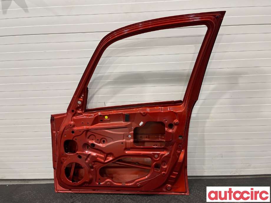 Dør høyre foran til Suzuki SX4 2006-2009 (Type I, Fase 1) (SUZUKI|6800179J00|68001-79J00)