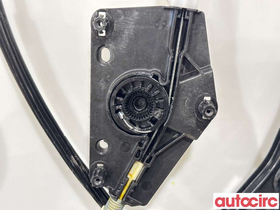 Ruteheis til Tesla Model Y 2021-2024 (Type I) (TESLA|1526803-00-D|)