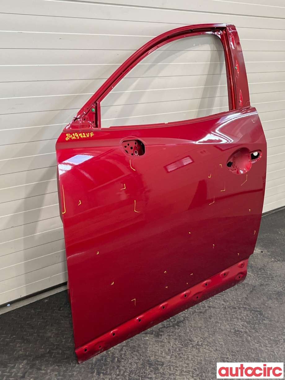 Dør venstre foran til Mazda CX-3 2015-2022  (MAZDA|DKY0-59-02XD)