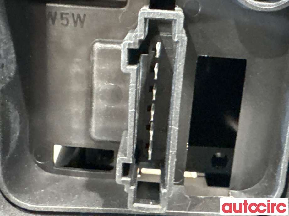 Baklykt høyre til VW Polo 2009-2014 (Type V, Fase 1)  (VOLKSWAGEN|6R0945096AH|)