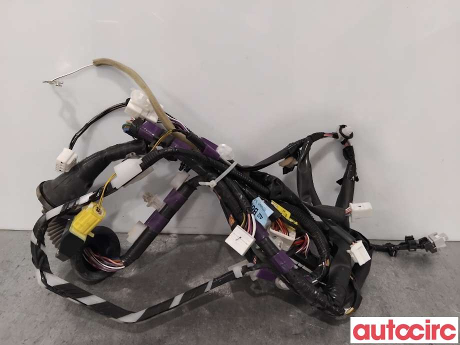Ledningsnett til Toyota RAV4, 2013-2015 (Type IV, Fase 1)  (TOYOTA|8215242B60)