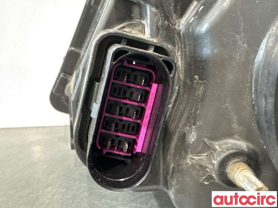 Frontlykt høyre halogen til VW Polo 2009-2014 (Type V, Fase 1) (VOLKSWAGEN|6R1941008F|)