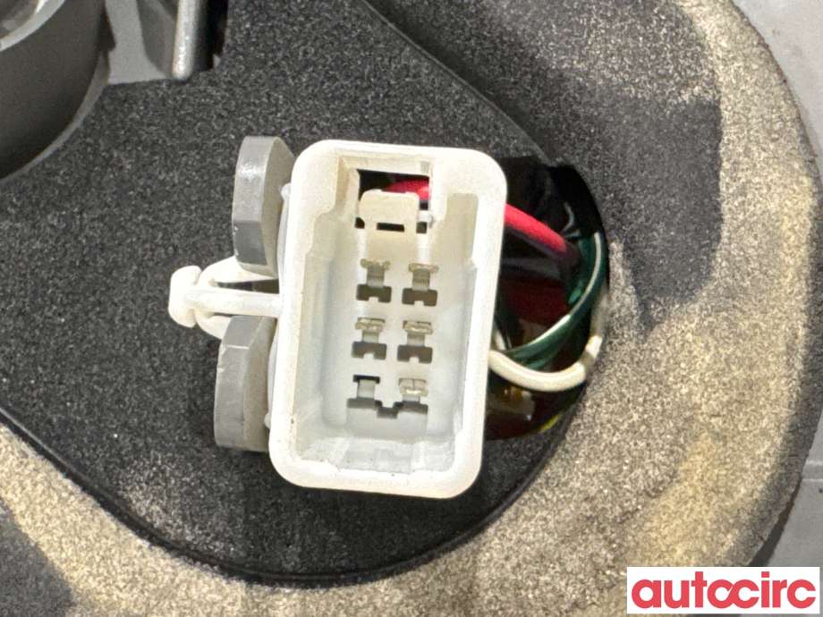 Baklykt høyre til Toyota Prius +7 2012-2020 (Type III) (stasjonsvogn) (stasjonsvogn) (TOYOTA|8155147170|)