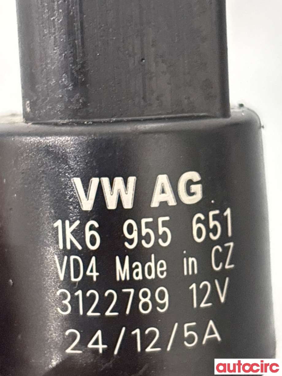 Spylerpumpe foran til VW Caddy 2010-2015 (Type III, Fase 2)  (VOLKSWAGEN|1K6955651)