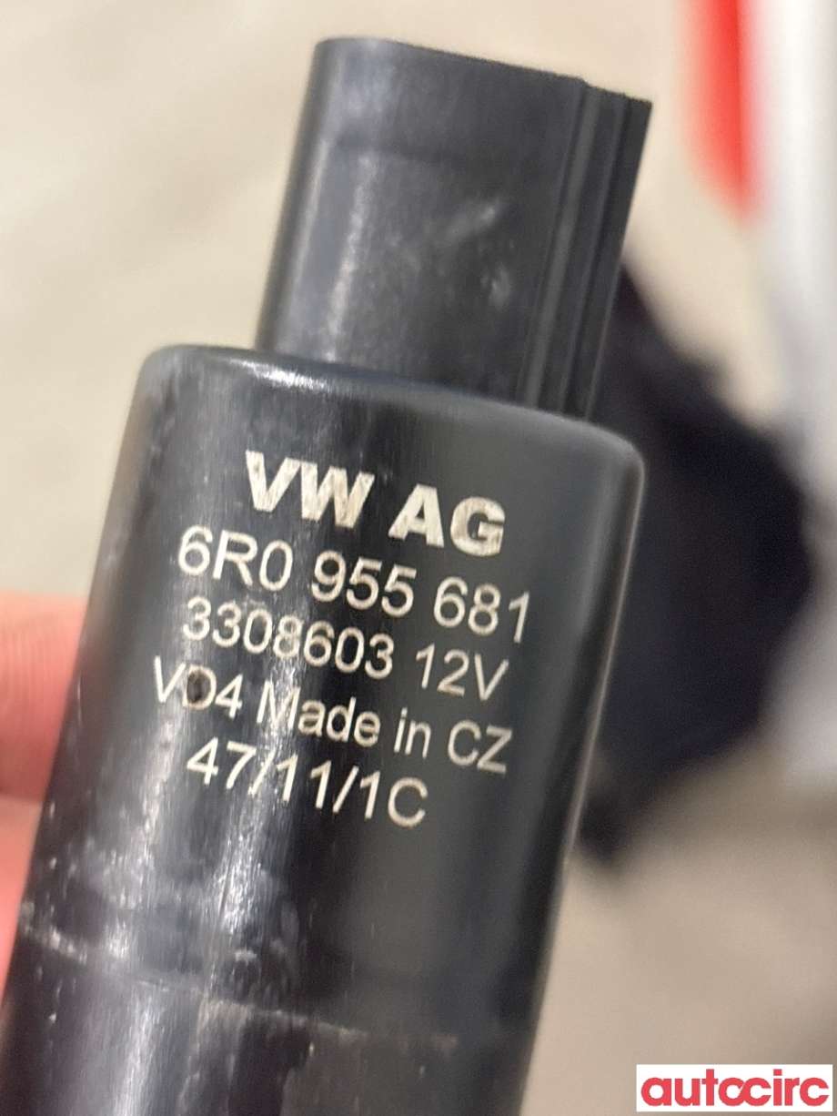 Spylerpumpe til VW Passat 2011-2015 (B7) (B7) (VOLKSWAGEN|6R0955681)