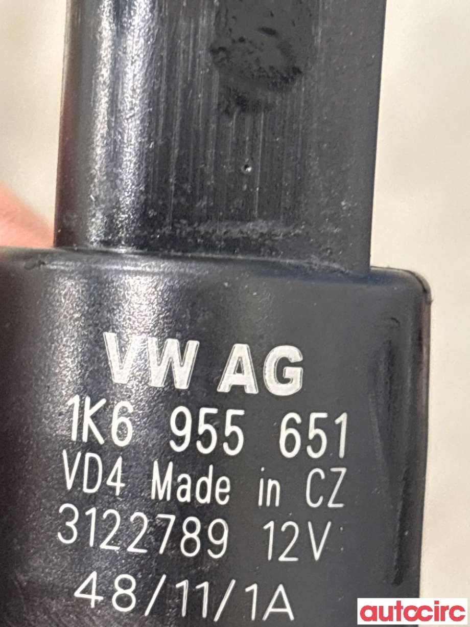Spylerpumpe foran til VW Passat 2011-2015 (B7) (B7) (VOLKSWAGEN|1K6955651)