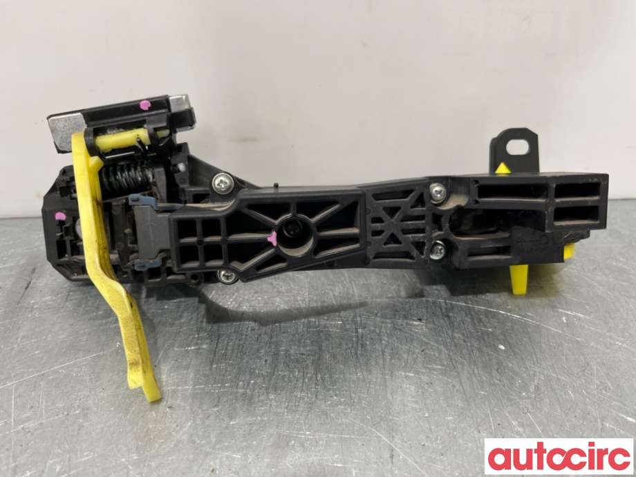 Dørhåndtak utv venstre bak til Toyota Avensis 2009-2015 (Type III, Fase 1)  (TOYOTA|6921105918||6920405042)
