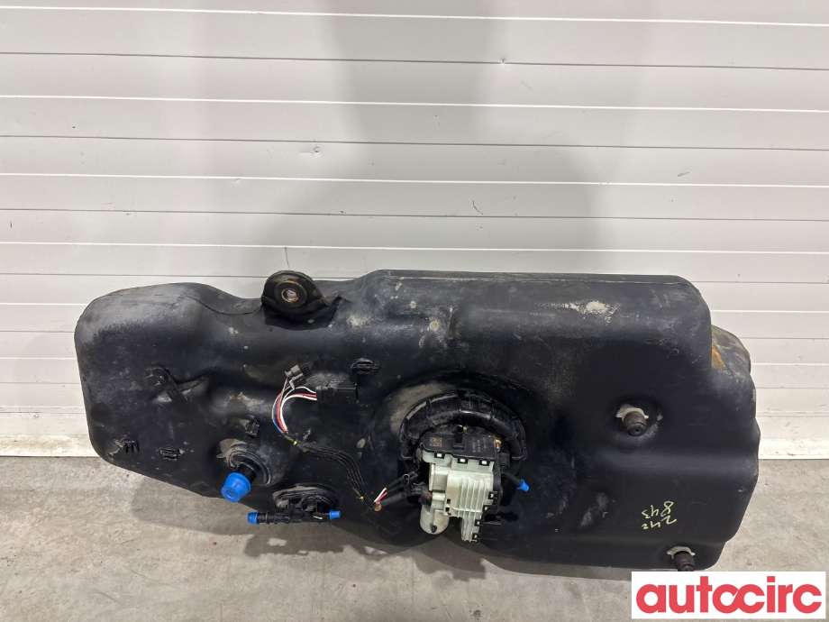 AdBlue tank til Mercedes ML 2011-2015 (Fase 1) (W166) (W166) (MERCEDES|A1664707201|A1664703701)