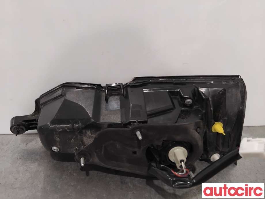 Baklykt høyre indre til Lexus NX 2014-2021 (Type I) (AZ10) (AZ10) (LEXUS|8158178010|)