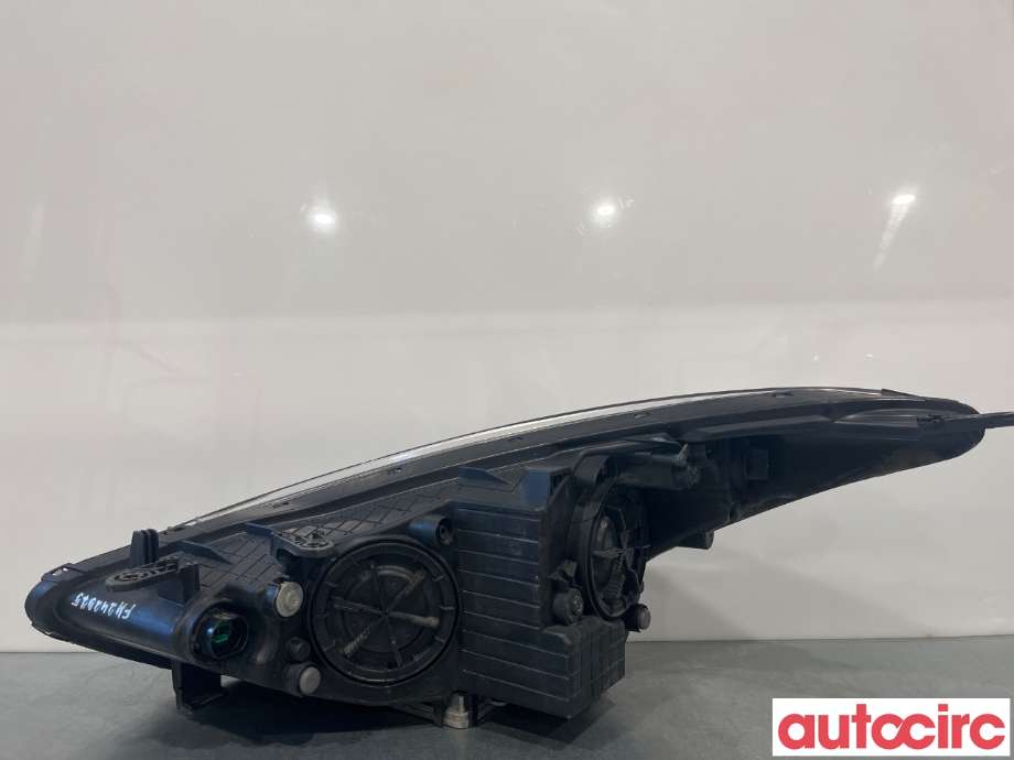 Frontlykt høyre xenon til Hyundai i30 2012-2017 (Type II)  (HYUNDAI|92102A6100|)