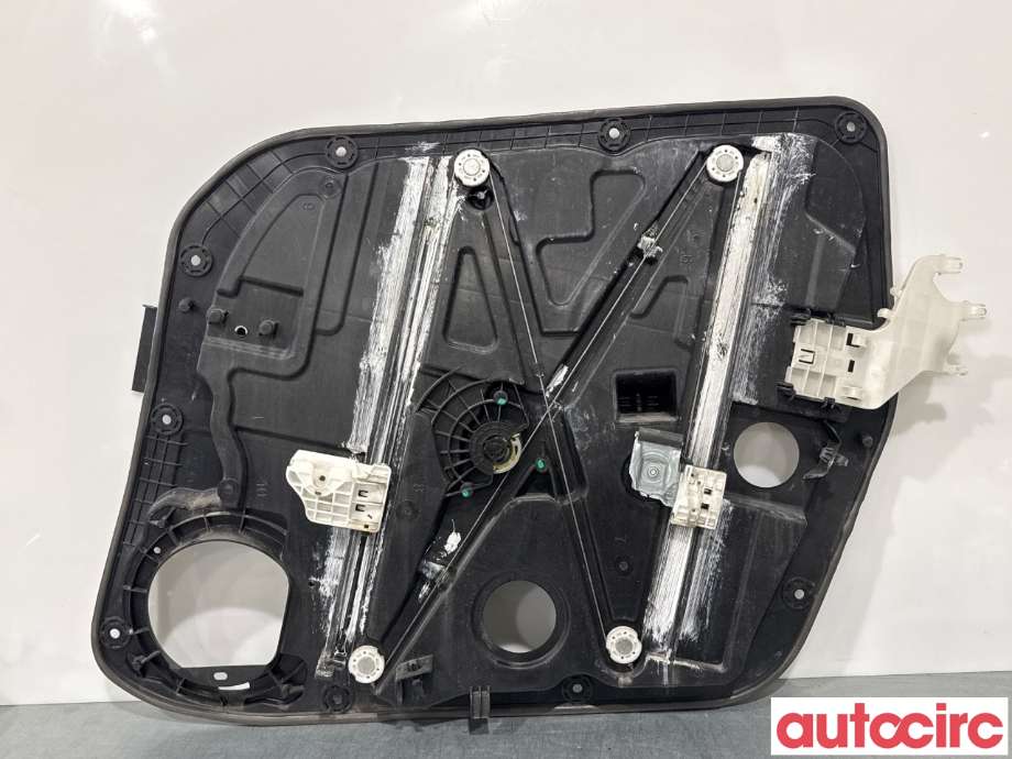 Ruteheis til Kia Soul 2014-2019 (Type II)  (KIA|82471B2010|)