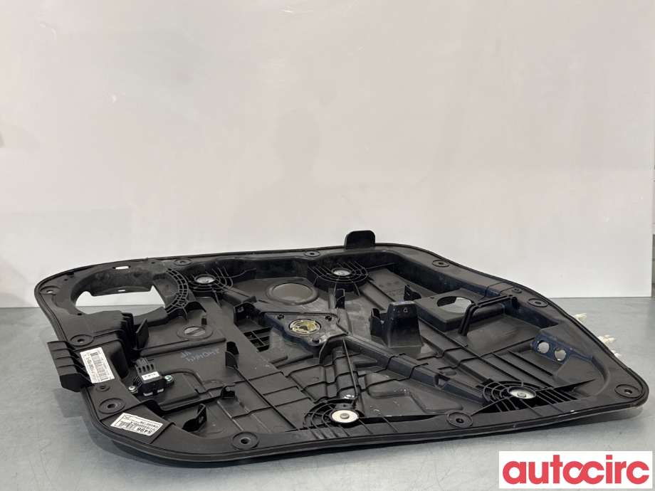 Ruteheis til Kia Soul 2014-2019 (Type II)  (KIA|82471B2010|)