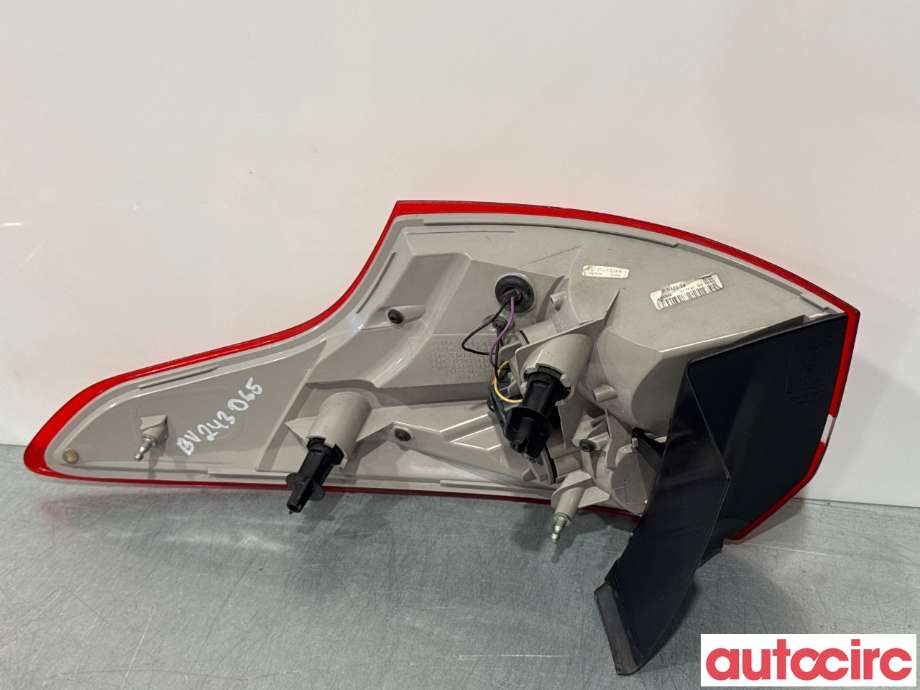 Baklykt venstre til Ford Focus 2014-2018 (Type III, Fase 2)  (FORD|2033124||F1EB-13405-EB)