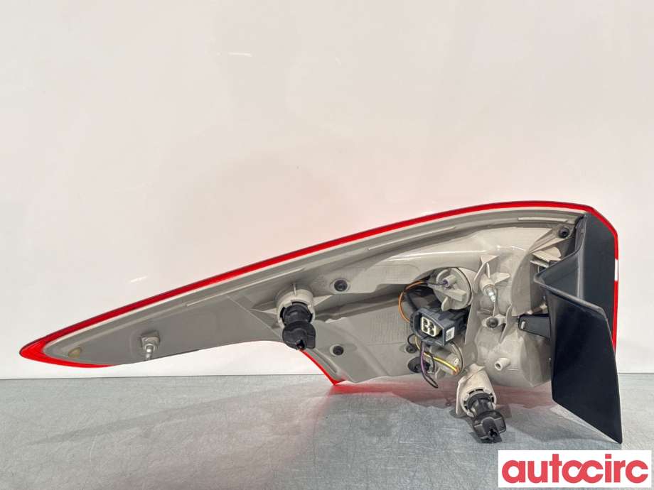 Baklykt høyre til Ford Focus 2014-2018 (Type III, Fase 2)  (FORD|2033122||F1EB-13404-EB)