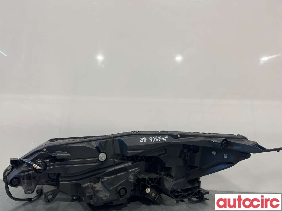Frontlykt høyre halogen til Nissan Ariya 2022-->>  (NISSAN|260105MS0A|)