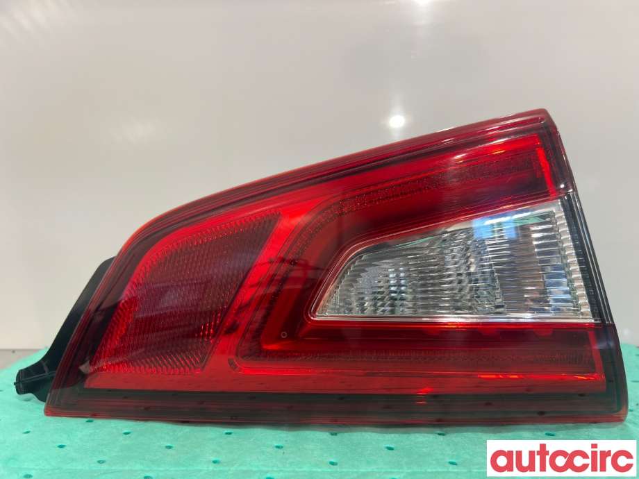 Baklykt venstre indre til Nissan Qashqai 2014-2021 (Type II) (NISSAN|265554EA5C|)